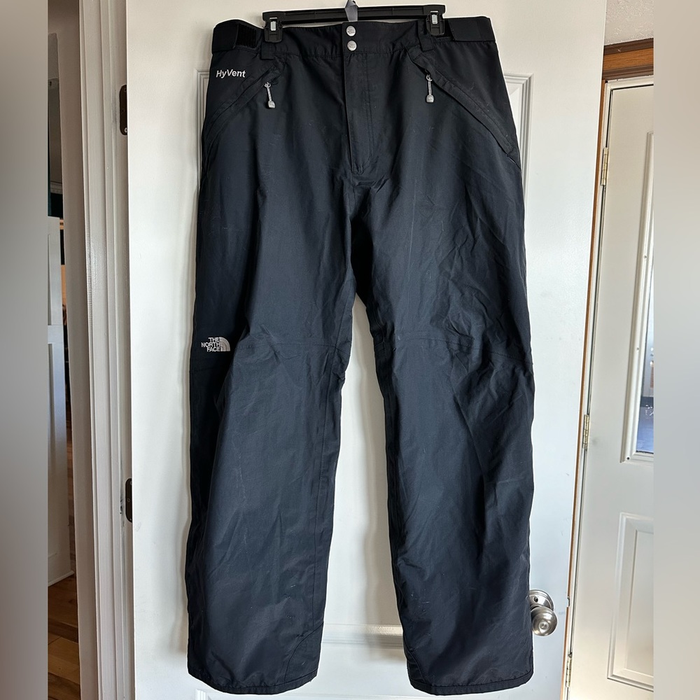 The North Face HyVent Nylon Ski/Snowboard Pant Black Men’s XL.